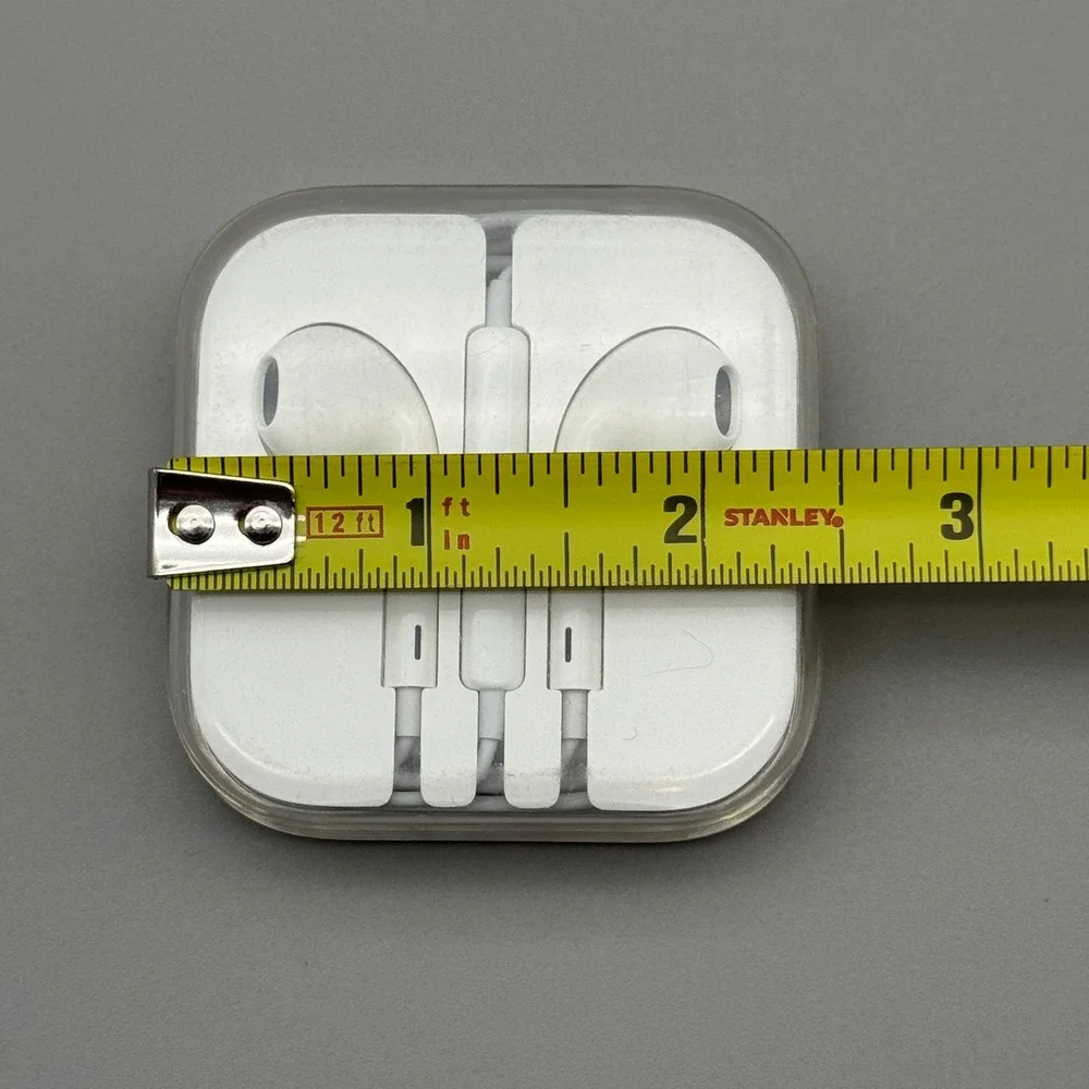 Apple EarPods 3.5mm Headphone Jack Wired Earbuds Genuine New In Case